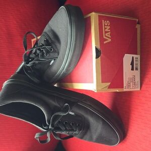 Men's Van Shoes size 12